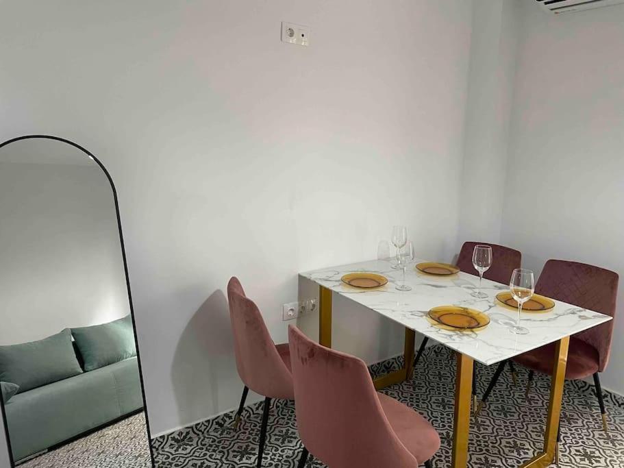 Family Apartment With Private Yard Next To Agios Dimitrios Church Soluň Exteriér fotografie