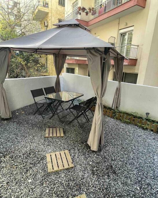 Family Apartment With Private Yard Next To Agios Dimitrios Church Soluň Exteriér fotografie